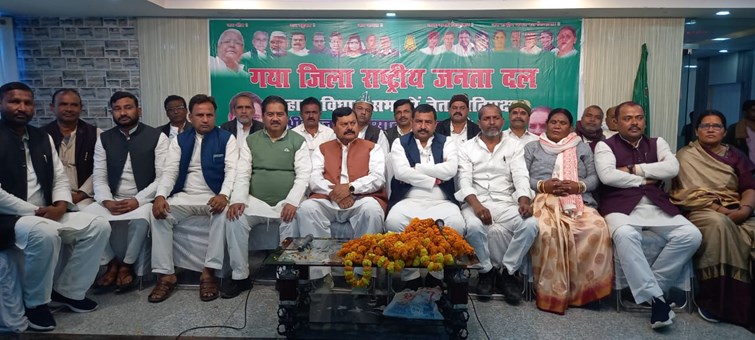 Former minister Surendra Yadav demanded Nitish Kumar to investigate the entire cabinet