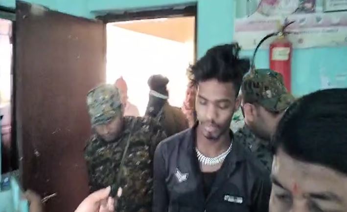  let's make love sanam Girlfriend refused, lover lost his temper and fired the bullet