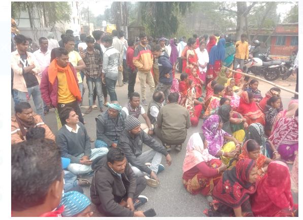 jharkhand ke giridih mai sadak hadse mai mahila ki maut 