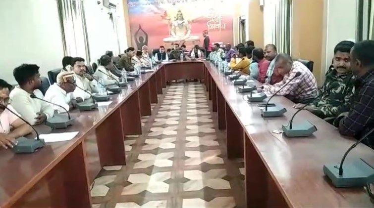 Local administration meeting held in temple auditorium regarding Mahashivratri, there will be tight security