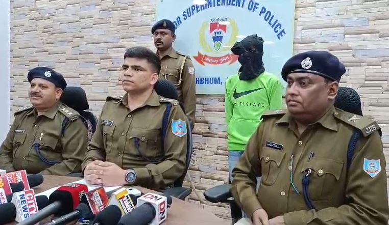 सोनारी थाना क्षेत्र में 19 फ़रवरी कों घटित गोली काण्ड मामले में पुलिस ...