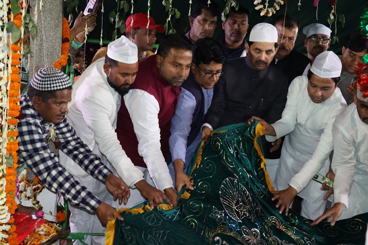  Former Union Minister Syed Shahnawaz Hussain prayed for peace and tranquility in the country and state.