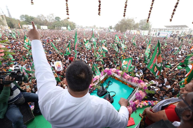  Opposition restless with public confidence Politics intensified due to Tejashwi's visit, schedule changed after seeing people's enthusiasm