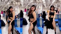  Girl crossed all limits in train Obscene dance created panic among passengers, Railways took action after watching the video