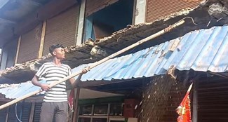 The storm caused devastation, the roof of a shop fell in the market