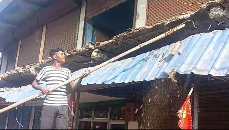 The storm caused devastation, the roof of a shop fell in the market