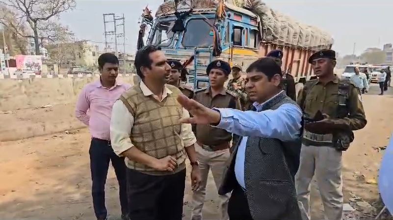 Encroachment done by garage operators removed