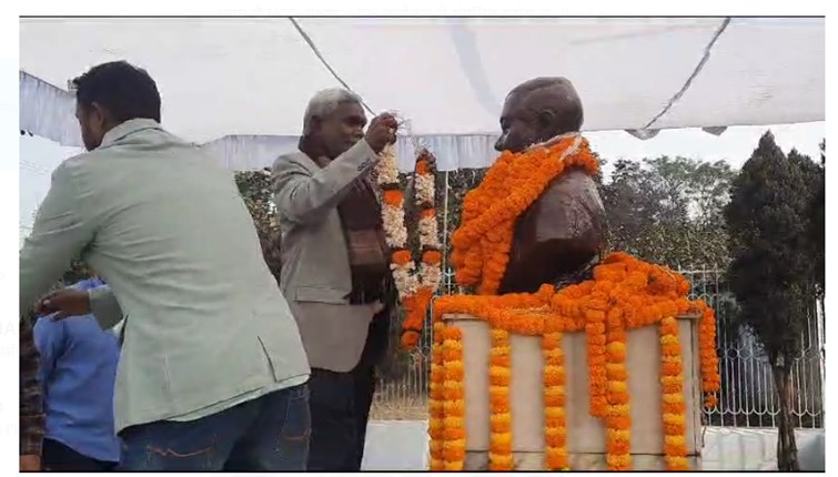 mantri champai ne shahid rati lal ko di shradhanjali 