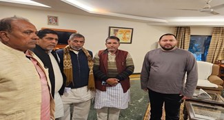 Fair Price Dealer Association delegation met Tejashwi Yadav,