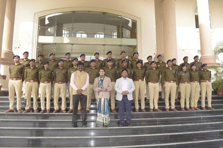 Experts from IIM Bodh Gaya are giving management tips to BIHAR Police officials.