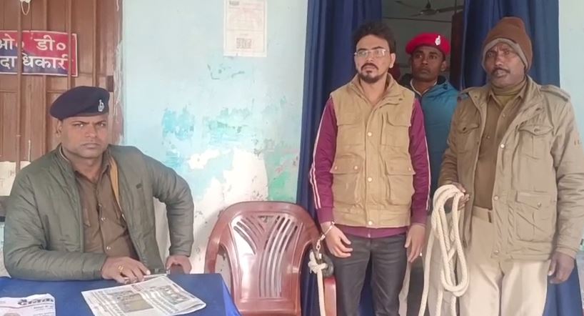 purnia me pradhan sachiv ban kar lakhon ki thagi, ohde ka dhauns dikhakar sp ke nak me kiya dam, police ne dabocha 