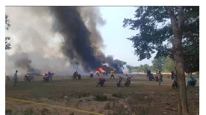 jamshedpur ke hat mai lagi bhishan aag 