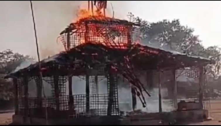 Anti-social elements set Havan Kund hut on fire, MLA Dhullu Mahato demanded arrest of the culprits.