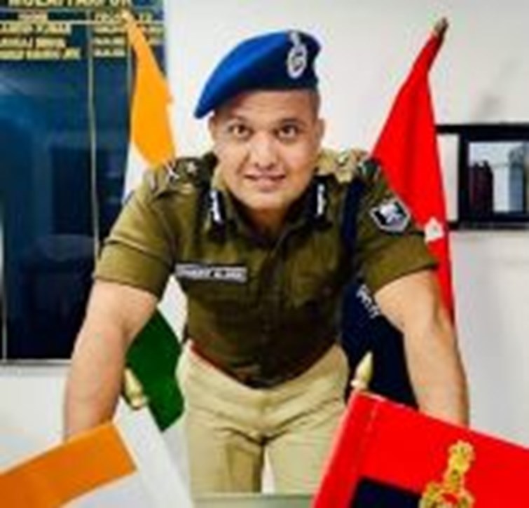 Flamboyant IPS Shivdeep Lande announces reward against 23 criminals