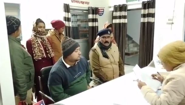 Fake female teacher arrested in Begusarai DEO caught during investigation, thumb impression exposed the teacher