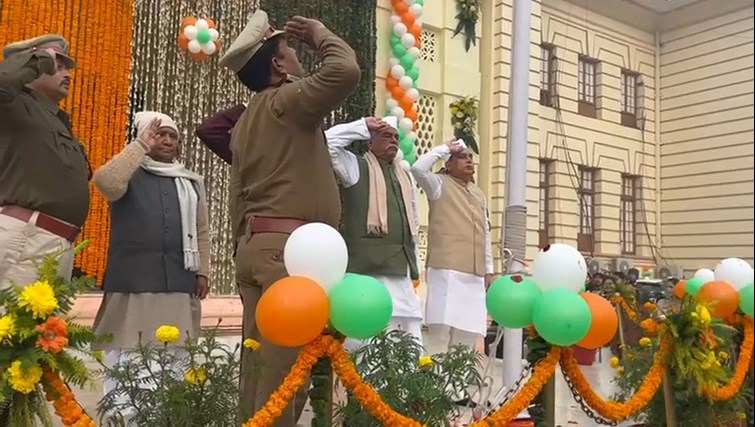 Speaker Awadh Bihari Chaudhary hoisted the tricolor in the assembly.