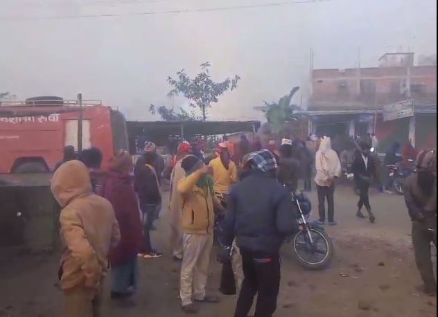 Fire in biscuit factory, goods worth lakhs burnt to ashes.