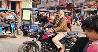 Nawada Police itself is breaking traffic rules