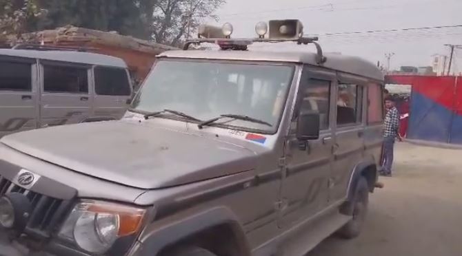  Liquor mafia's bullying in Begusarai Excise department team attacked with bricks and stones, policeman injured