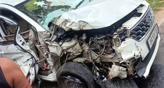  Heavy collision between car and tractor in Bokaro