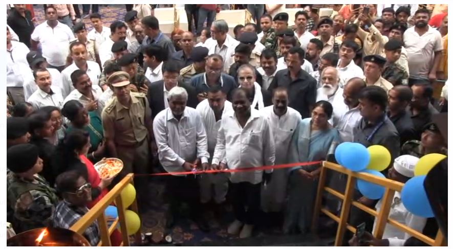 cm ne doctor day per chikitsak ko di badhai