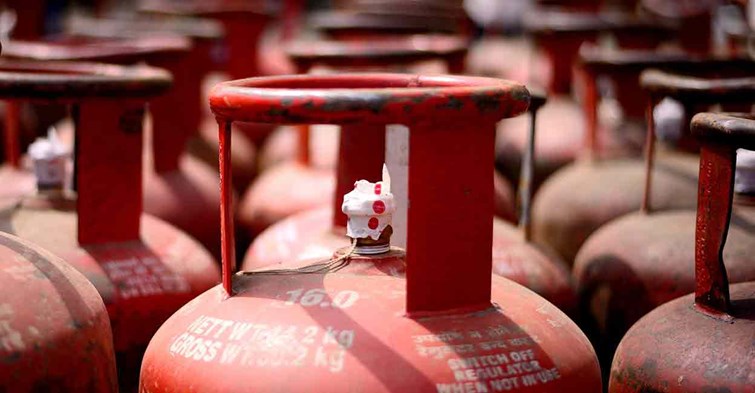 LPG cylinder becomes cheaper by Rs 30