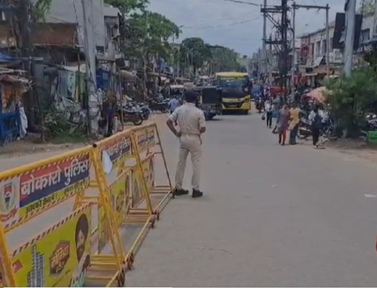 Due to the jam in Chas, the gorge was put in the stock, traffic police took action, many groups were filled with goods.
