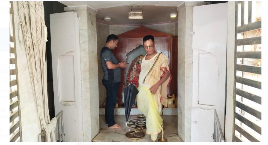 pakur mai choron ne lakshmi mandir ko banaya nishana