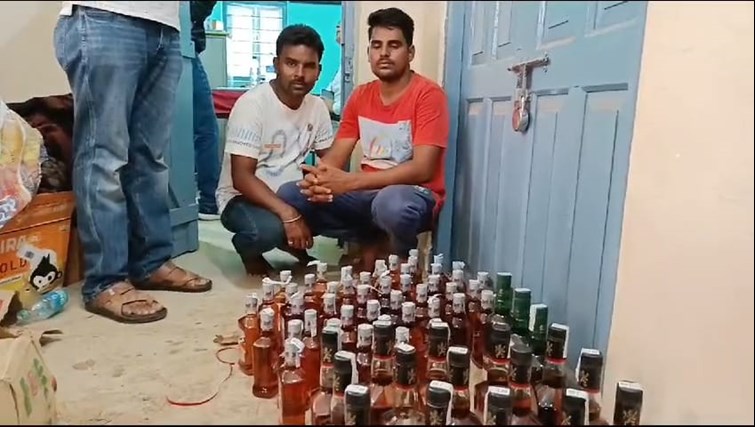 Large scale counterfeit liquor business in Chaibasa