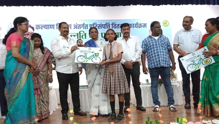 Minister Deepak Birua distributed the assets
