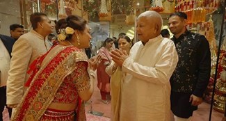  Lalu Prasad arrived with his family at Anant-Radhika's wedding.