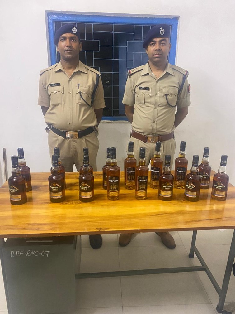  Liquor smuggling through Hatia Islampur Express train