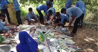  Nawada school headmaster was selling students' books at throwaway prices