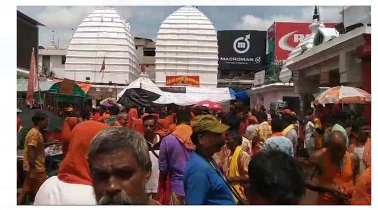 deoghar baba mandir mai shradhaluon ki umdi bhir