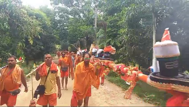 Unique devotion to Shiva of Kanwariyas of Madhya Pradesh