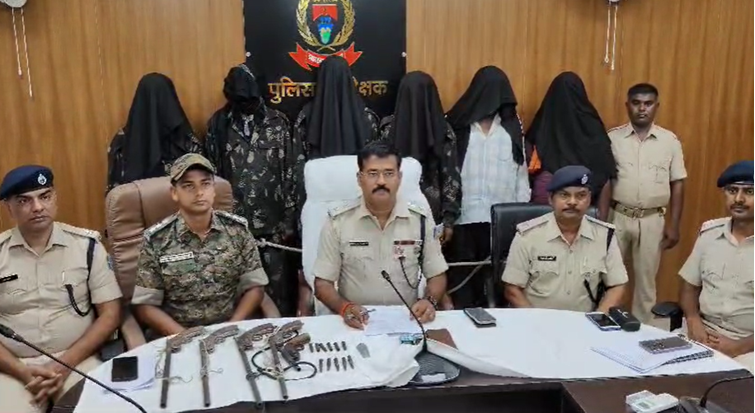 Four extremist arrested in Garhwa.