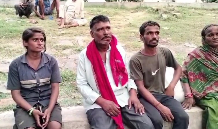 Dhanbad me nyay yatra me shamil hona ek pariwar ko pada mehnga