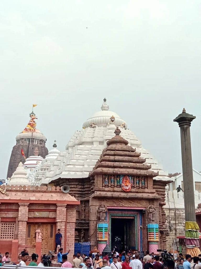 What is the story of the 3 doors of Jagannath temple why was it closed for years