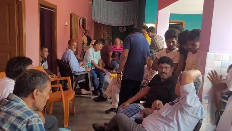 DARBHANGA ME PURVA MUKHIYA KE THIKANO PR RAID 