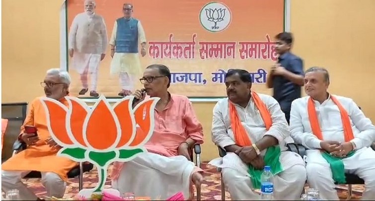  Radha Mohan Singh honored BJP workers in Motihari