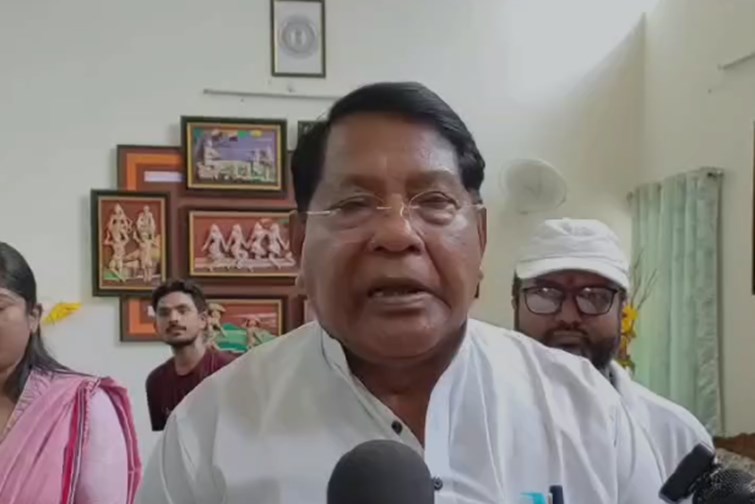 Congress busy preparing for assembly elections, Minister Rameshwar Oraon arrives to meet people