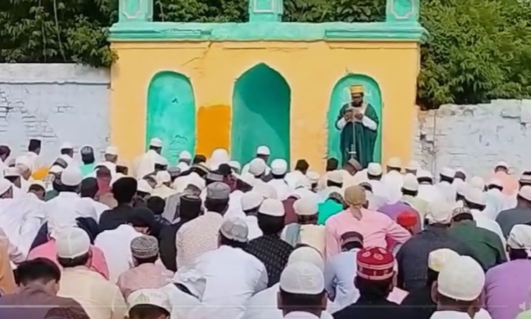 Bakrid prayers amid tight security in Pakur