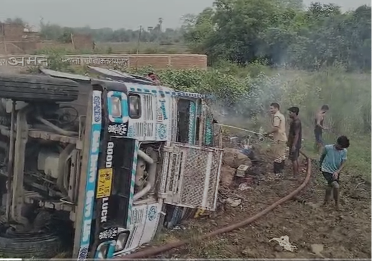 Fire broke out in a moving truck in Baghmara.