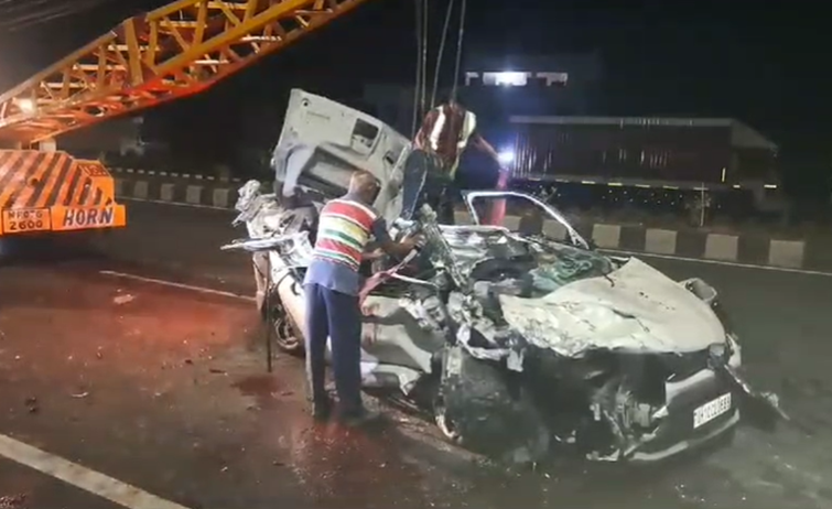 Wrong side driving took the lives of four people in Dhanbad.