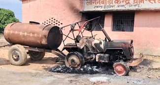  Vehicles engaged in road construction were burnt in Palamu