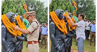 Tribute meeting in Pakur DCSP paid tribute by laying wreath