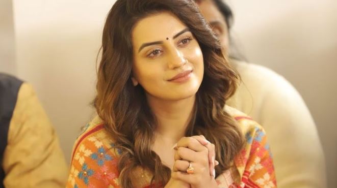 Like this, every evening there is hope... Akshara Singh became emotional after getting color of Fagua, expressed her pain like this