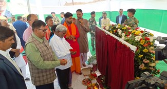 Chief Minister Champai Soren laid the foundation stone of dairy plant in Yogi Kand of Giridih