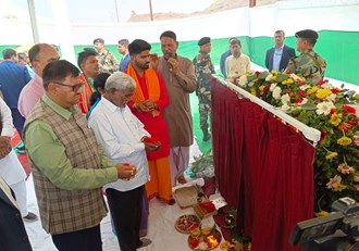 Chief Minister Champai Soren laid the foundation stone of dairy plant in Yogi Kand of Giridih