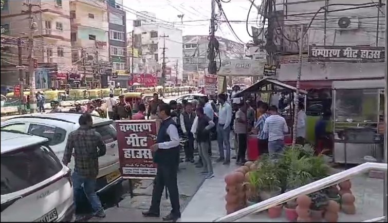 Miscreants shot a young man near Dak Bungalow in Patna, tried to rob a bag